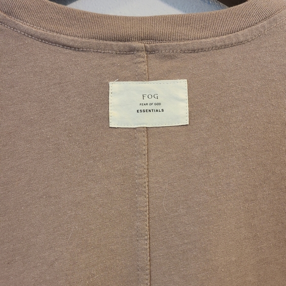 Essentials Fear of God Long Tan T-Shirt - Picture 5 of 6